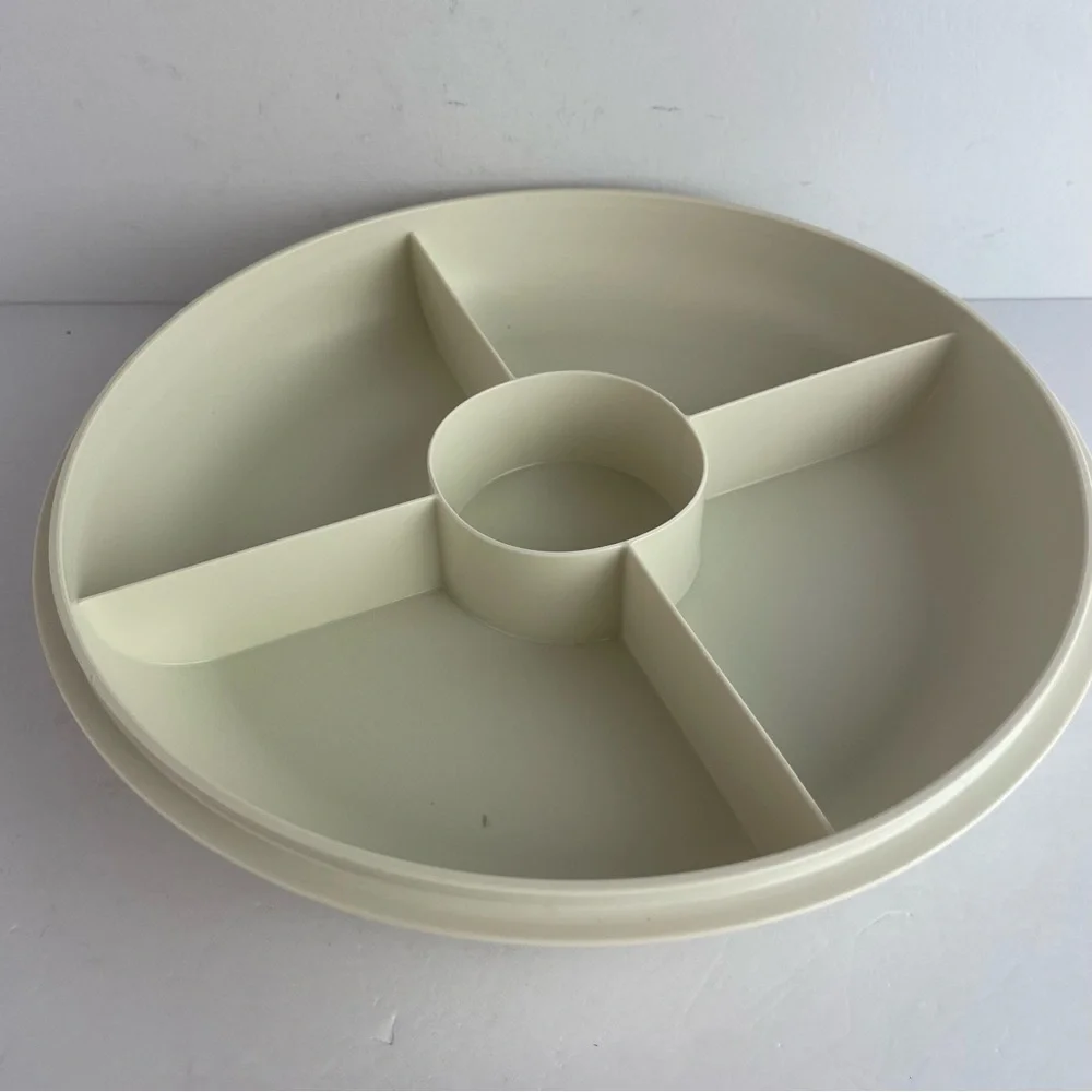 Tupperware Covered Divided Storage Dish 1708-6